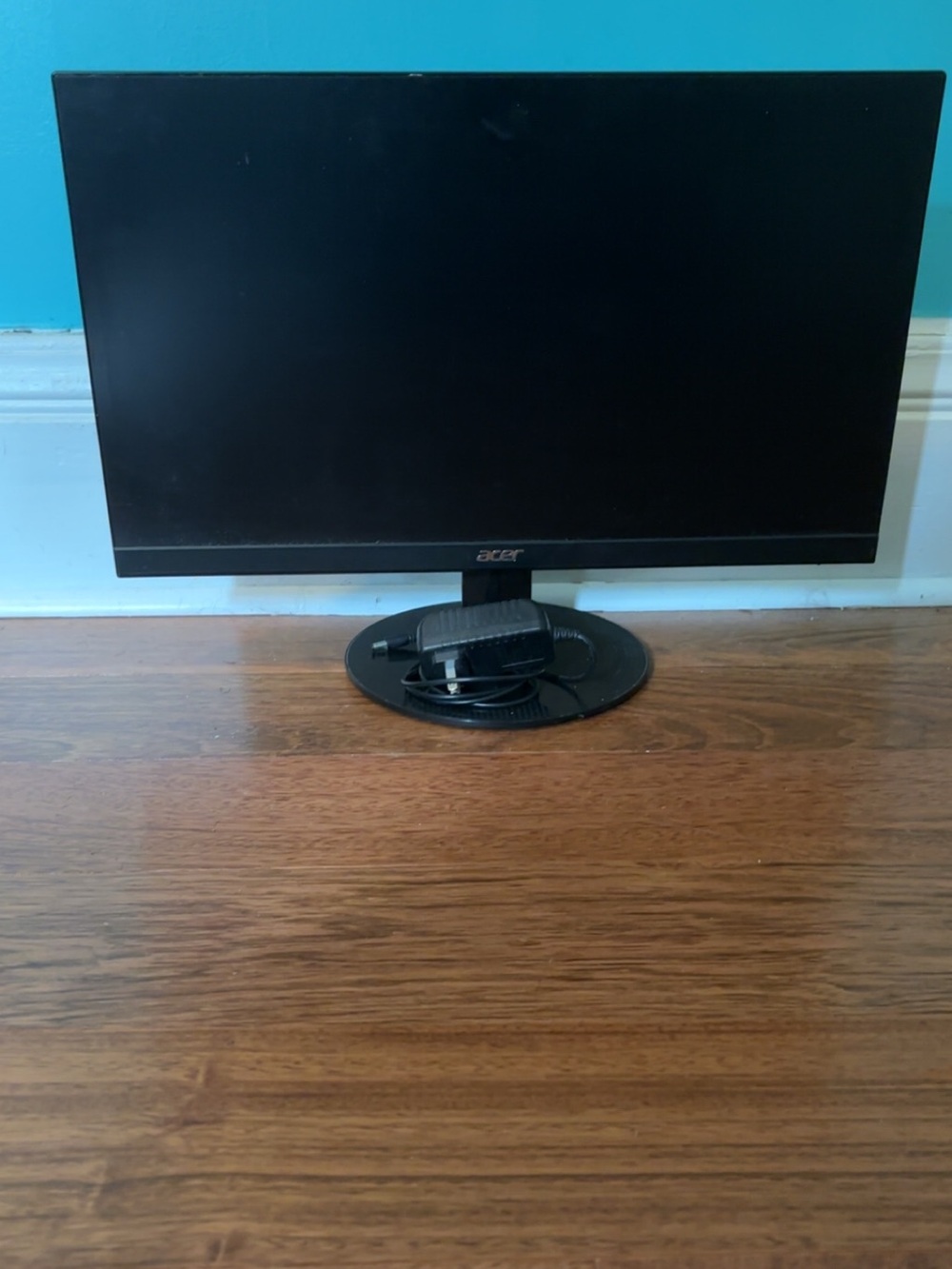 Acer Black Computer Monitor with Round Stand